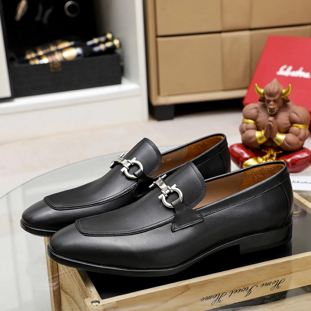 Men's shoes 💰600 🕷🕷🐂【Ferragamo】 Popular fashion casual shoes🇨🇳Official website counter 1:1 production, original mold opening💯Good quality can be seen, imported high-end first-layer pebbled calfskin, water-dyed🐂leather lining🌿very clear texture, high-quality waterproof, non-slip and wear-resistant outsole🎋high quality and low price, truly handmade🍓, 5 colors available! Code number 38-44 (45. To be customized)